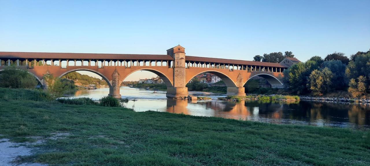 R & A Minerva Suites Pavia Kültér fotó