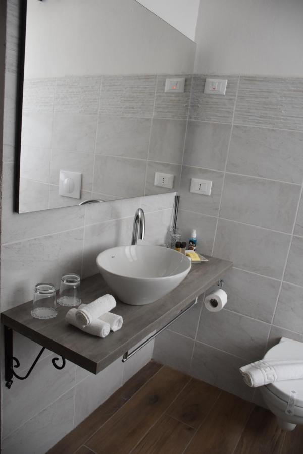R & A Minerva Suites Pavia Kültér fotó