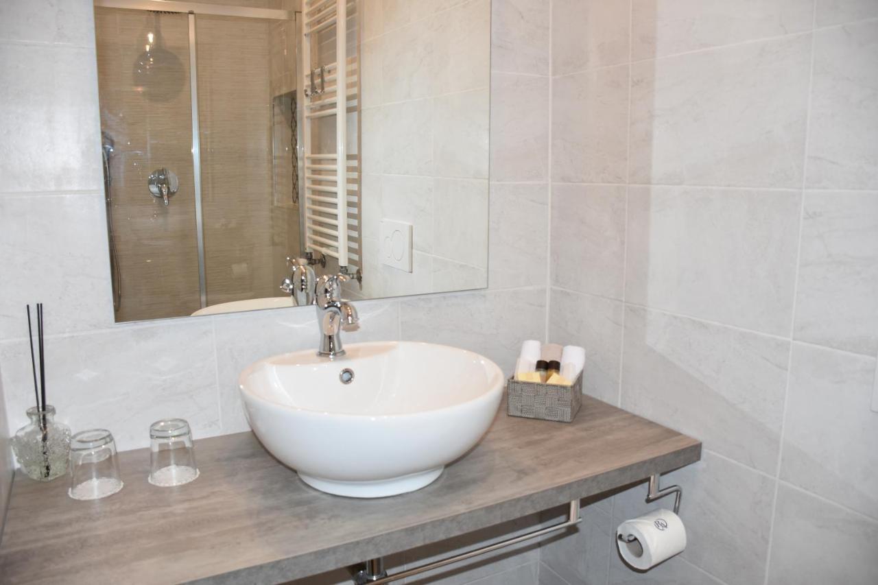 R & A Minerva Suites Pavia Kültér fotó