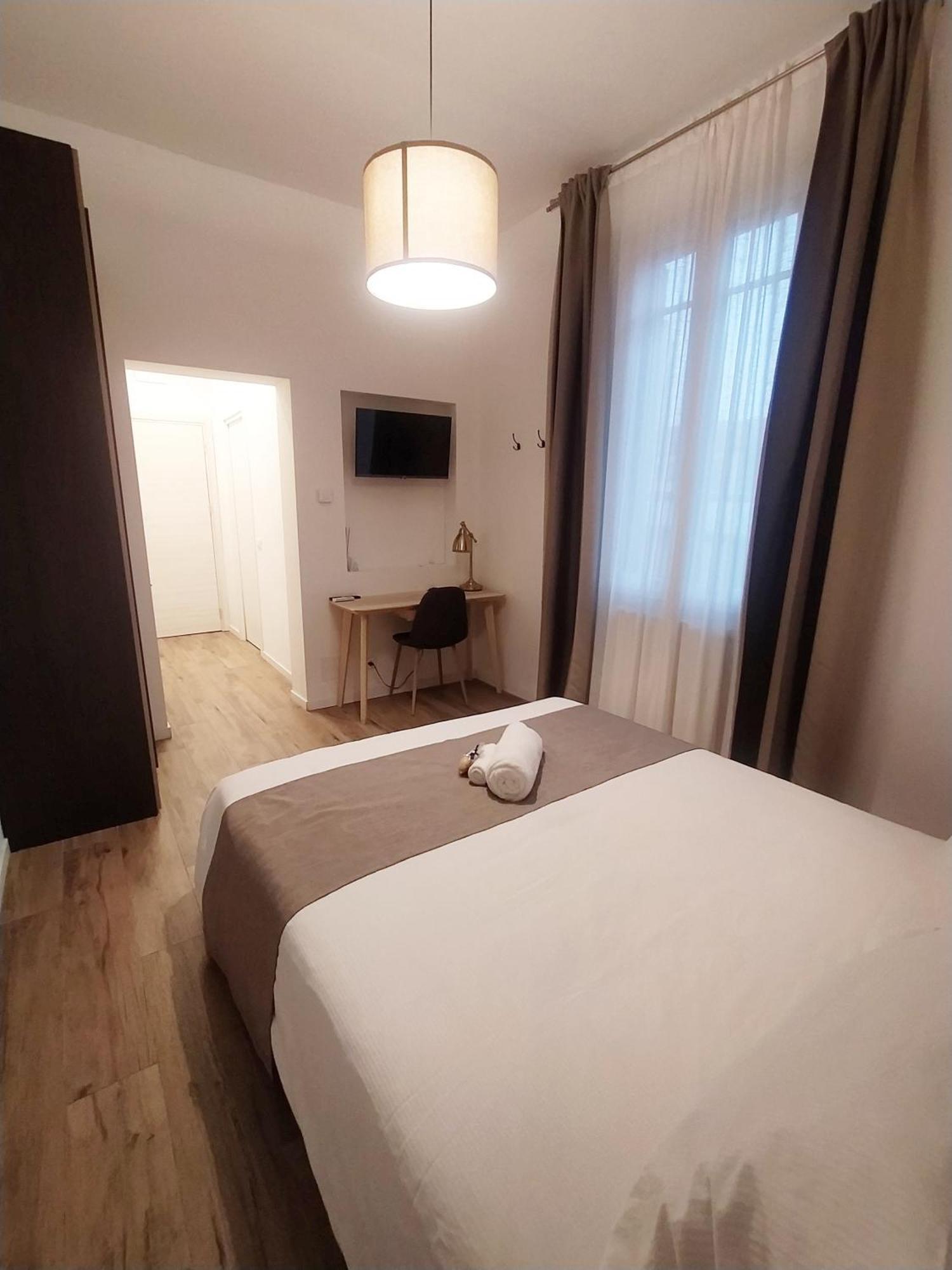 R & A Minerva Suites Pavia Kültér fotó