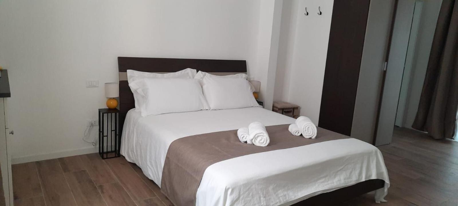 R & A Minerva Suites Pavia Kültér fotó